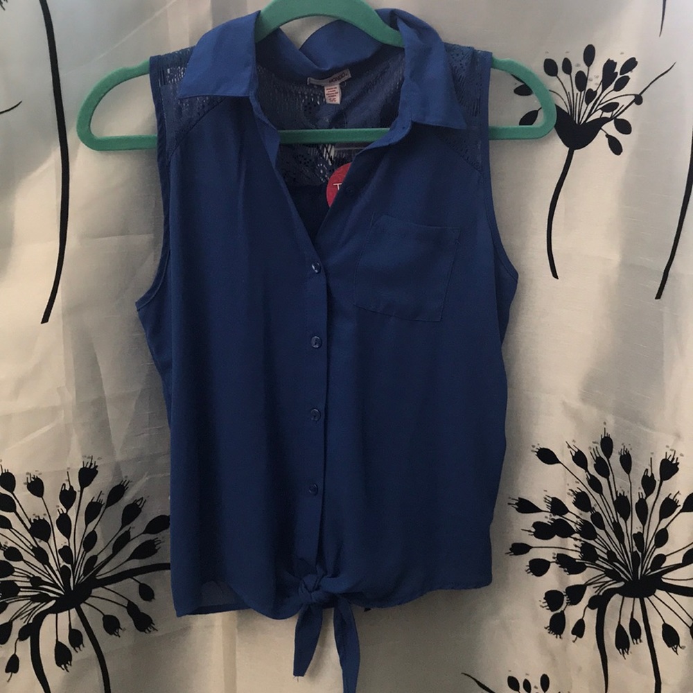BRAND NEW, button down, lace top
